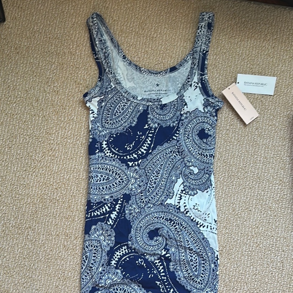 Banana Republic Fitted Blue and White Tank Top